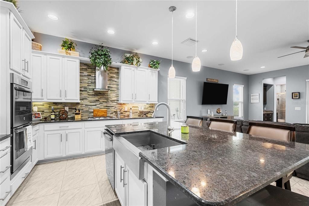 На продажу: $1,450,000 (6 спален, 5 ванн, 4874 Квадратных фут)