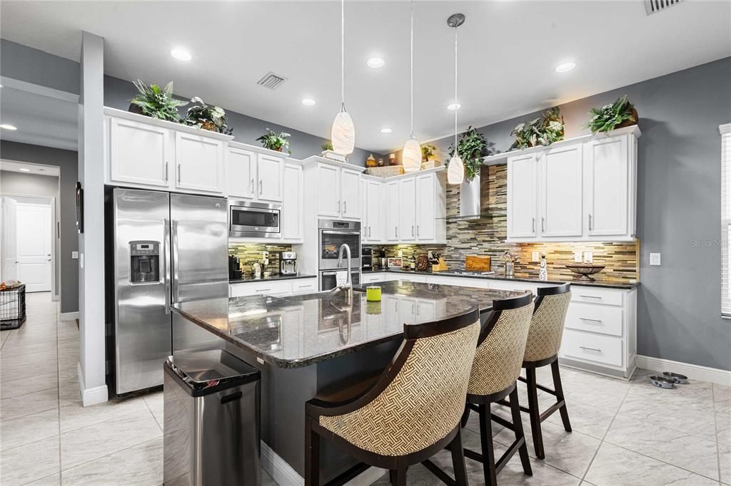 На продажу: $1,450,000 (6 спален, 5 ванн, 4874 Квадратных фут)