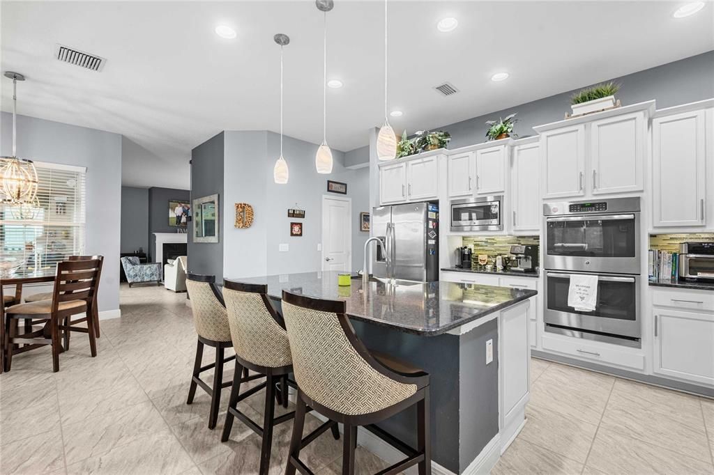 На продажу: $1,450,000 (6 спален, 5 ванн, 4874 Квадратных фут)