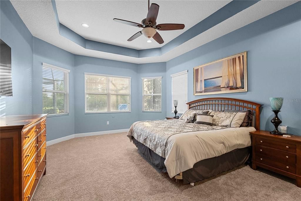 На продажу: $1,450,000 (6 спален, 5 ванн, 4874 Квадратных фут)