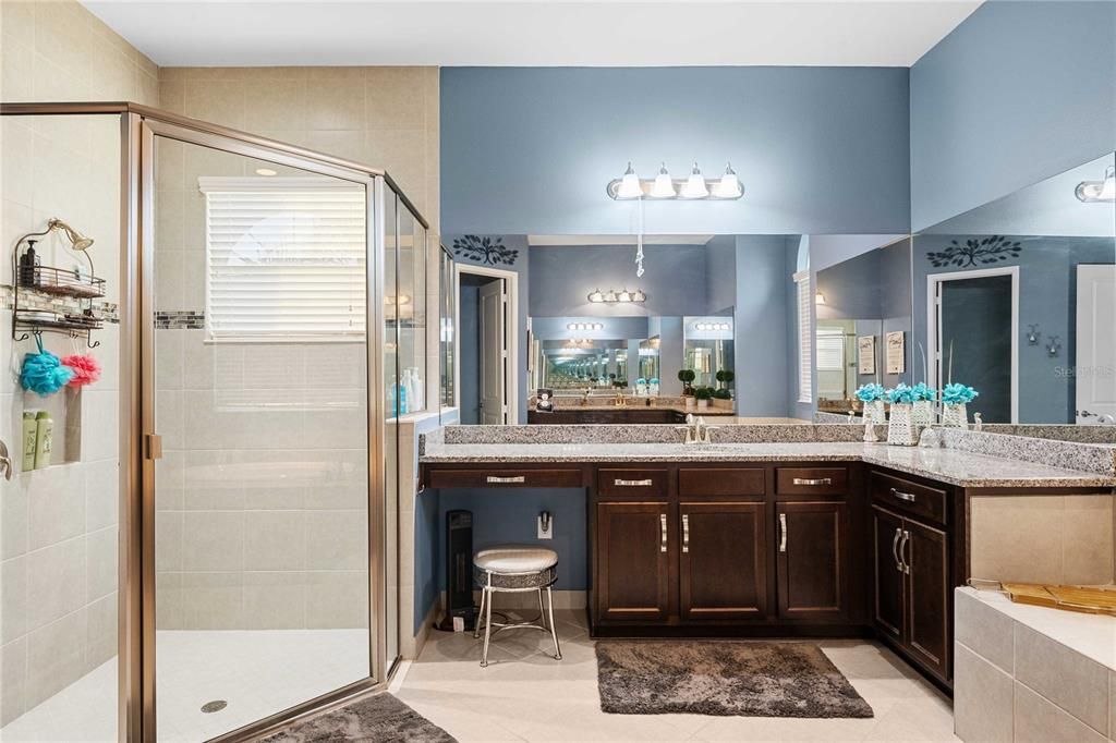 На продажу: $1,450,000 (6 спален, 5 ванн, 4874 Квадратных фут)