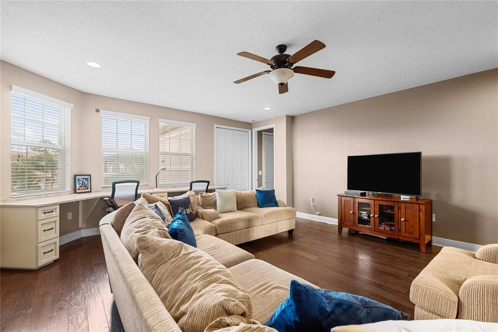 На продажу: $1,450,000 (6 спален, 5 ванн, 4874 Квадратных фут)