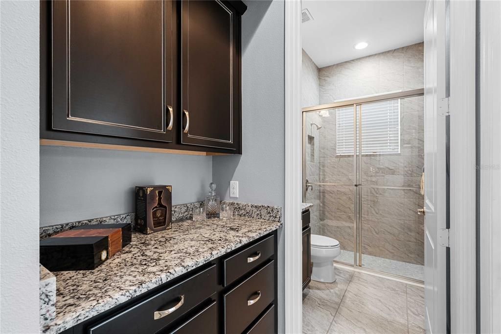 На продажу: $1,450,000 (6 спален, 5 ванн, 4874 Квадратных фут)