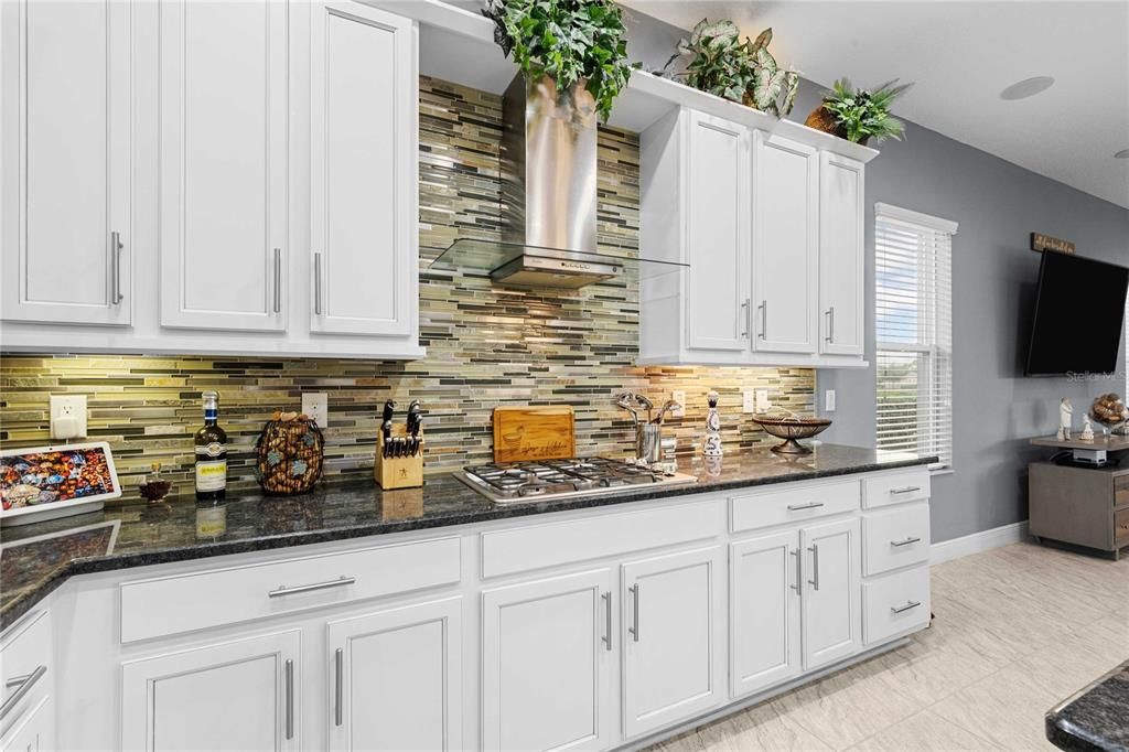 На продажу: $1,450,000 (6 спален, 5 ванн, 4874 Квадратных фут)