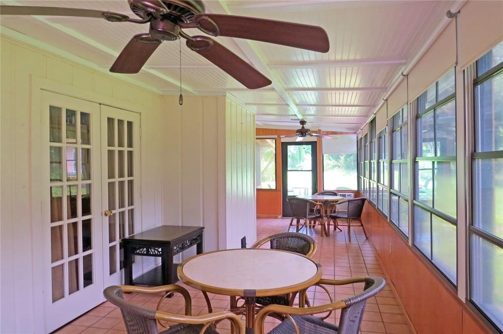 На продажу: $295,000 (2 спален, 2 ванн, 1146 Квадратных фут)