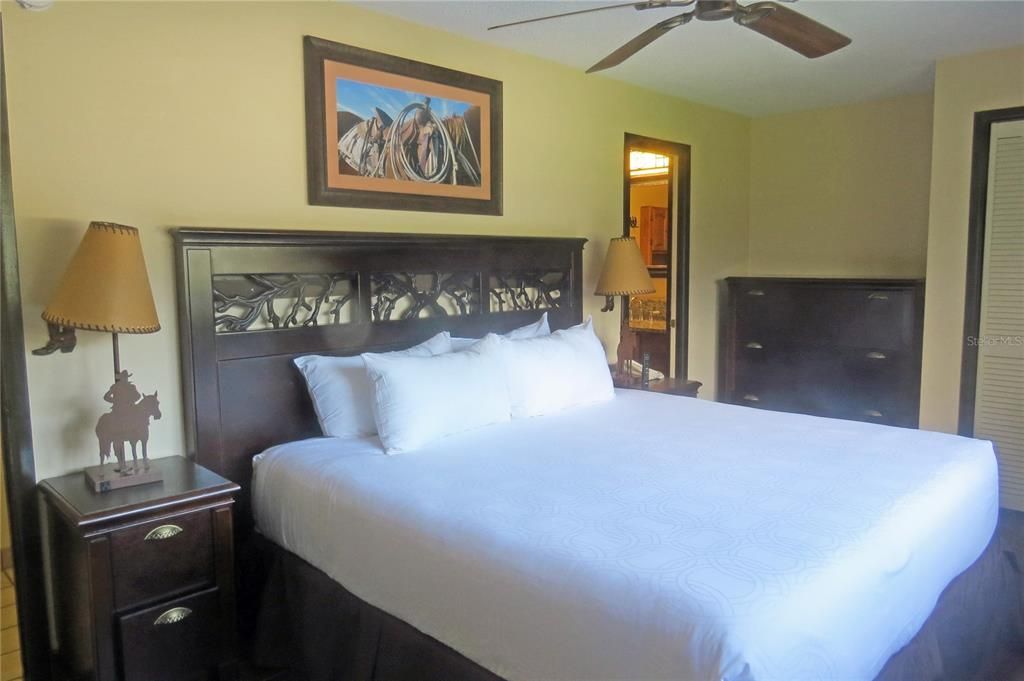 На продажу: $295,000 (2 спален, 2 ванн, 1146 Квадратных фут)