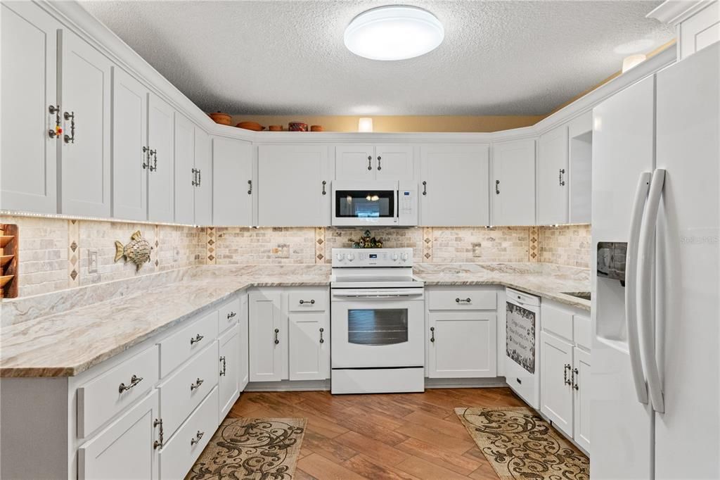 Active With Contract: $224,500 (2 beds, 2 baths, 1480 Square Feet)