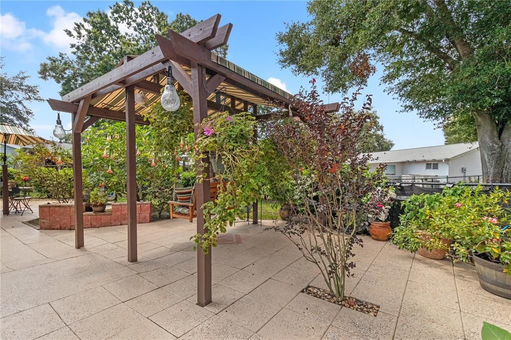 Active With Contract: $224,500 (2 beds, 2 baths, 1480 Square Feet)