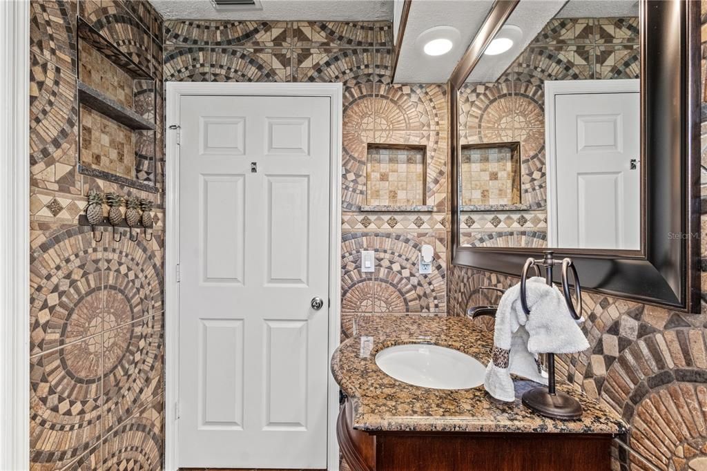 Active With Contract: $224,500 (2 beds, 2 baths, 1480 Square Feet)