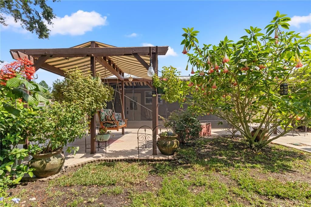 Active With Contract: $224,500 (2 beds, 2 baths, 1480 Square Feet)