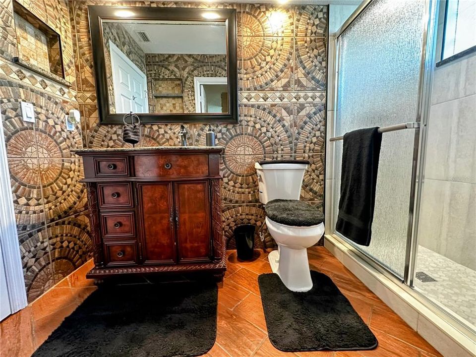 Active With Contract: $224,500 (2 beds, 2 baths, 1480 Square Feet)