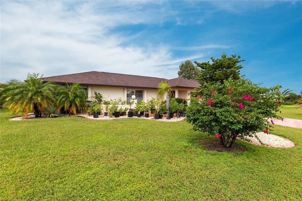 For Sale: $259,900 (2 beds, 2 baths, 1315 Square Feet)