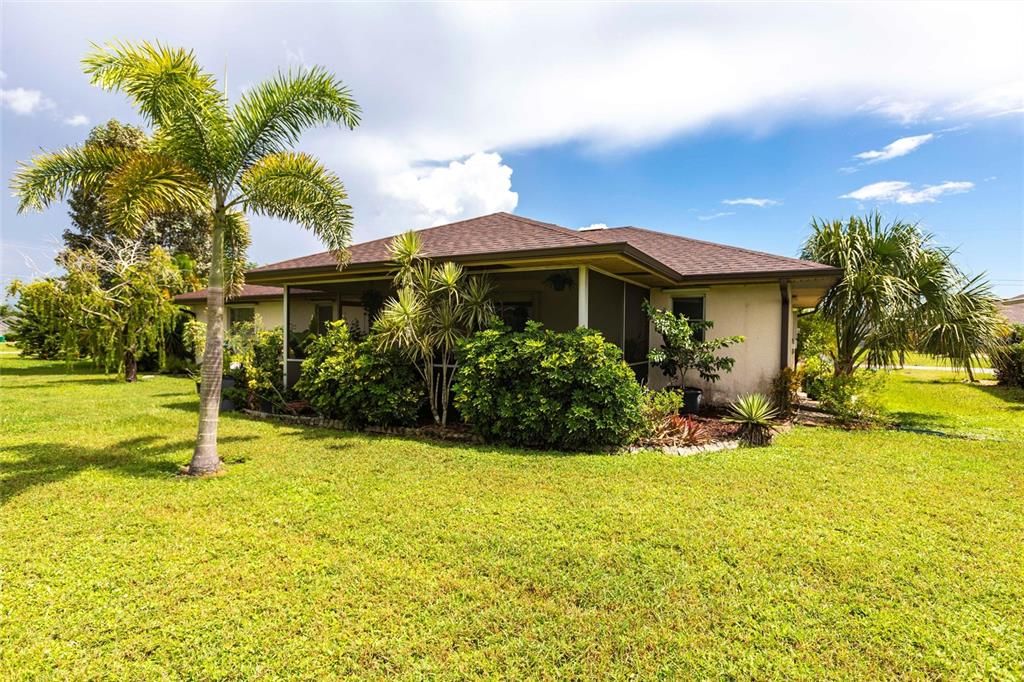 For Sale: $259,900 (2 beds, 2 baths, 1315 Square Feet)