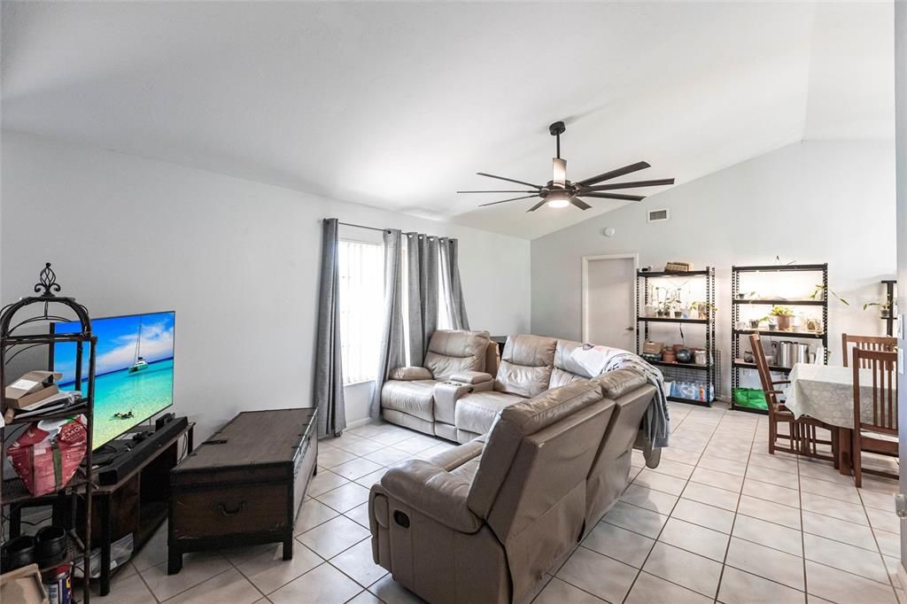 For Sale: $259,900 (2 beds, 2 baths, 1315 Square Feet)