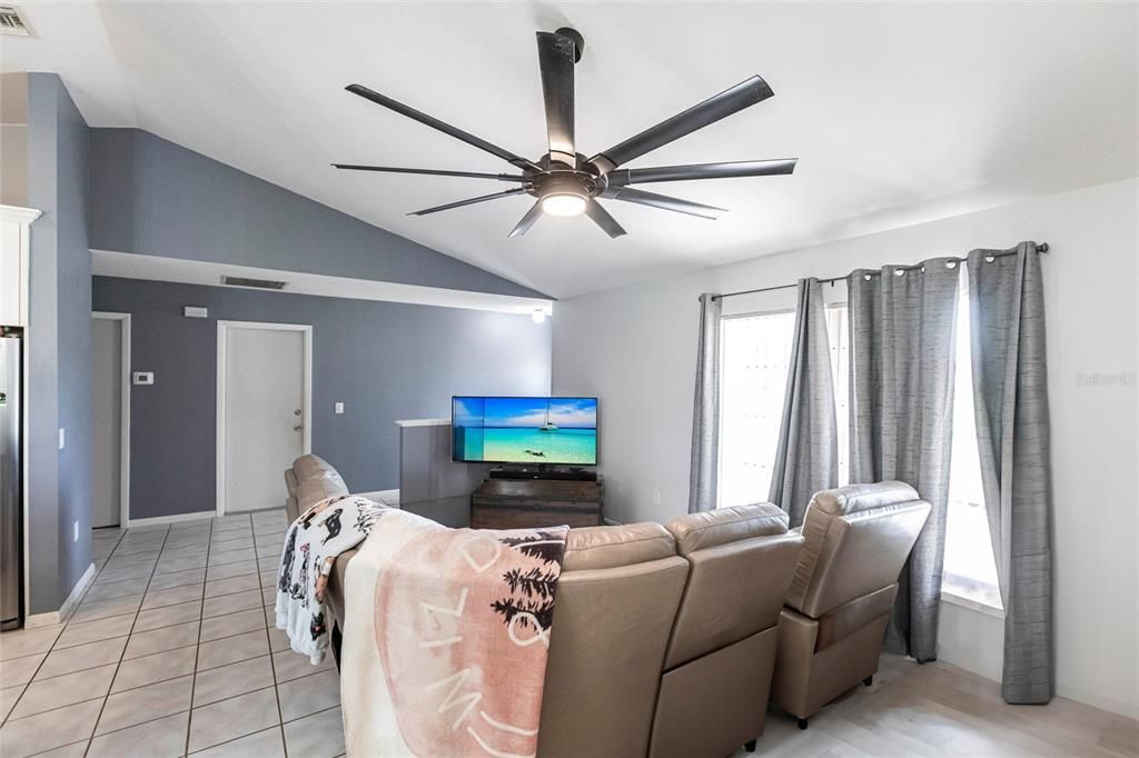 For Sale: $259,900 (2 beds, 2 baths, 1315 Square Feet)