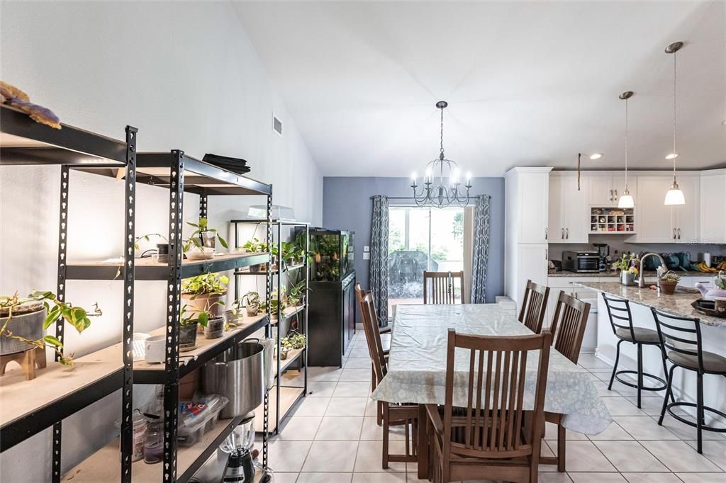 For Sale: $259,900 (2 beds, 2 baths, 1315 Square Feet)