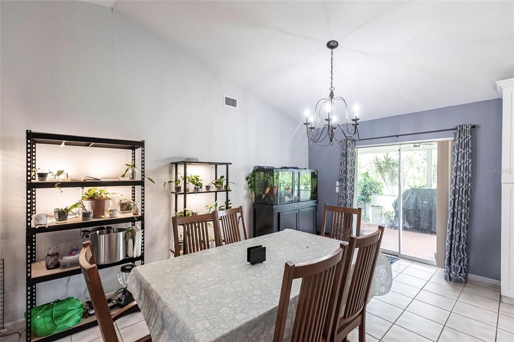 For Sale: $259,900 (2 beds, 2 baths, 1315 Square Feet)