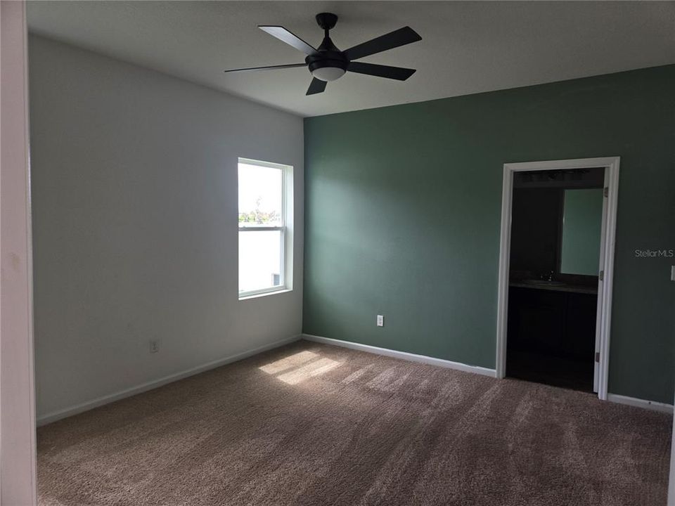 For Sale: $269,900 (3 beds, 2 baths, 1372 Square Feet)