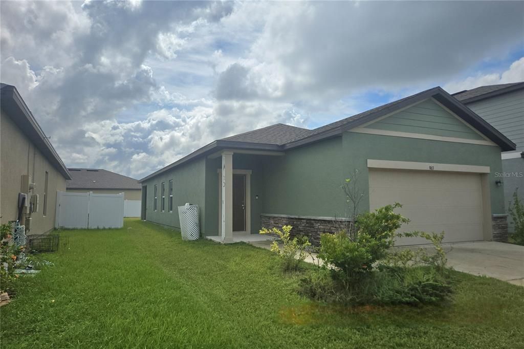 For Sale: $269,900 (3 beds, 2 baths, 1372 Square Feet)