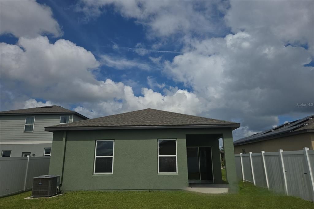 For Sale: $269,900 (3 beds, 2 baths, 1372 Square Feet)