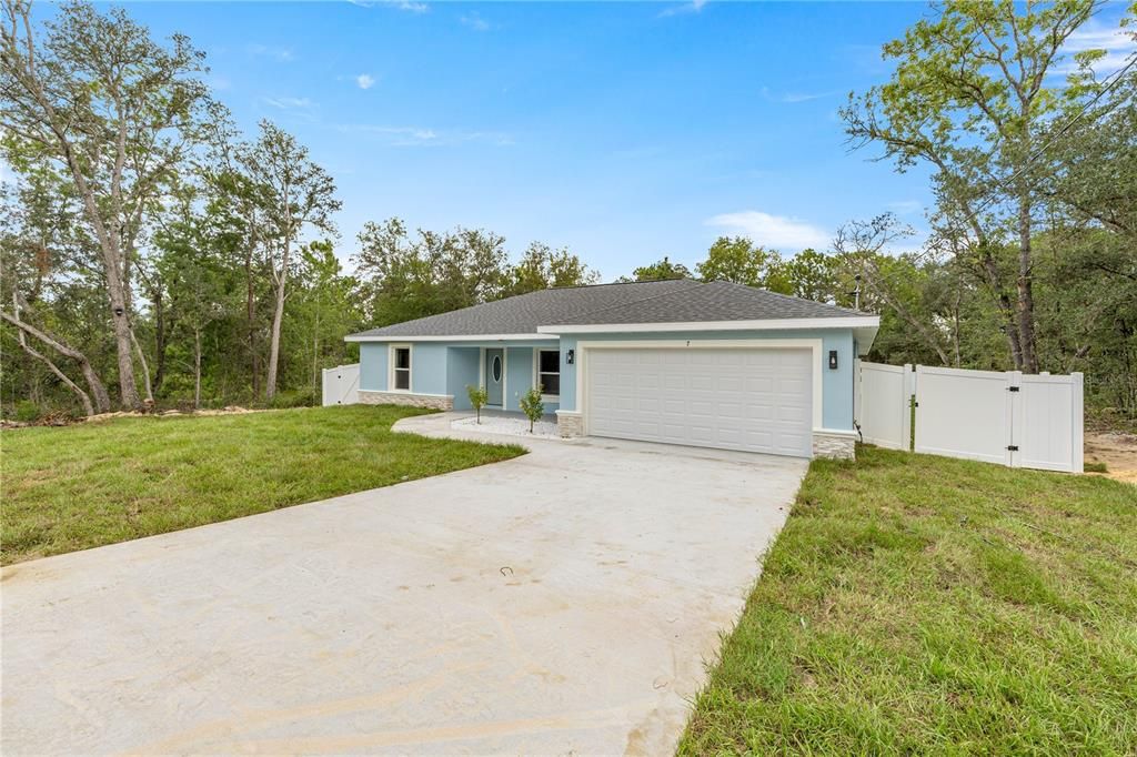 Под контрактом: $279,900 (3 спален, 2 ванн, 1478 Квадратных фут)