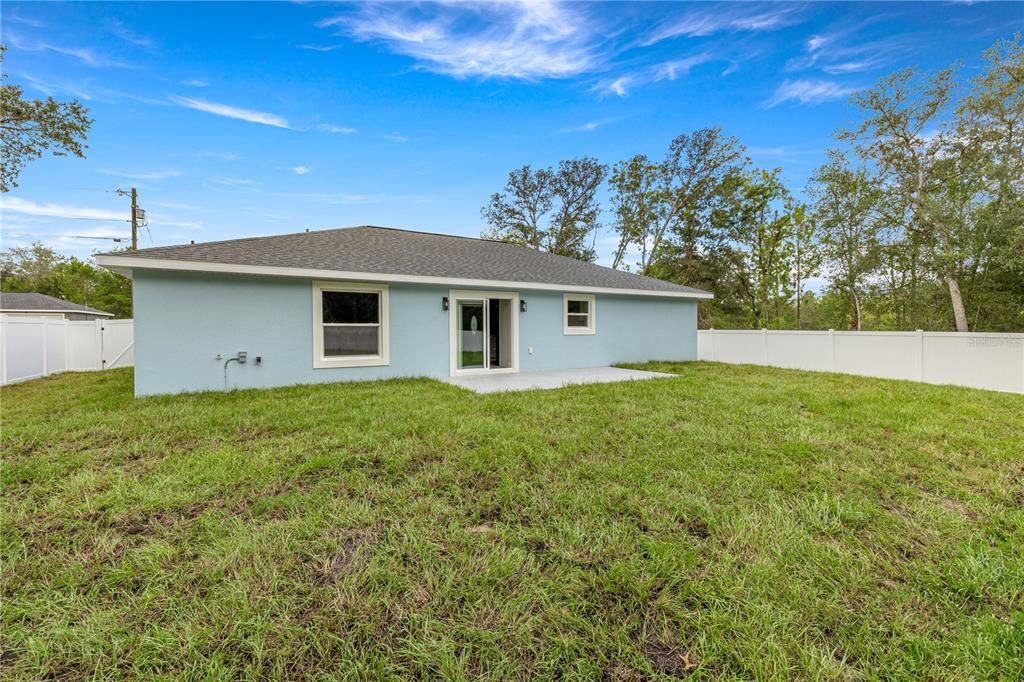 Под контрактом: $279,900 (3 спален, 2 ванн, 1478 Квадратных фут)