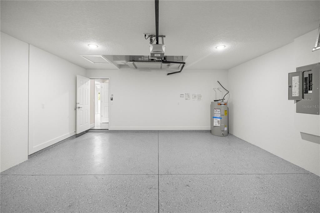 Под контрактом: $279,900 (3 спален, 2 ванн, 1478 Квадратных фут)