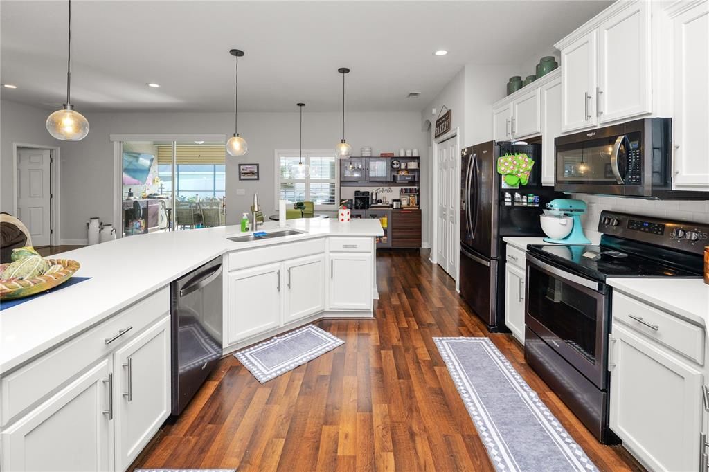 Active With Contract: $659,000 (5 beds, 3 baths, 2952 Square Feet)