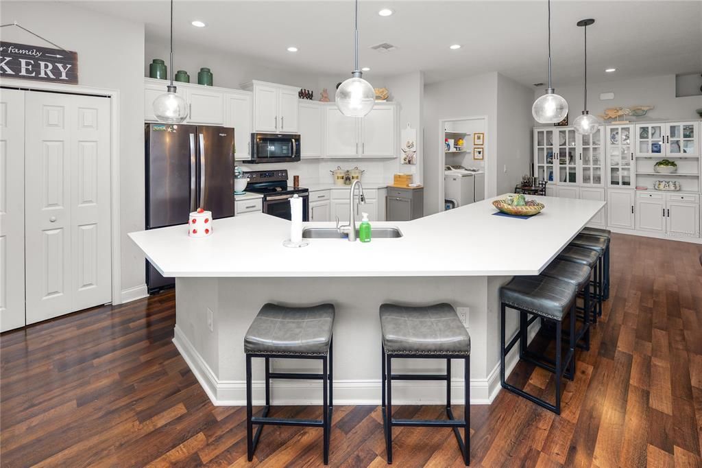 Active With Contract: $659,000 (5 beds, 3 baths, 2952 Square Feet)