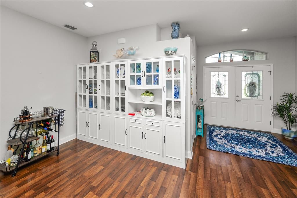 Active With Contract: $659,000 (5 beds, 3 baths, 2952 Square Feet)