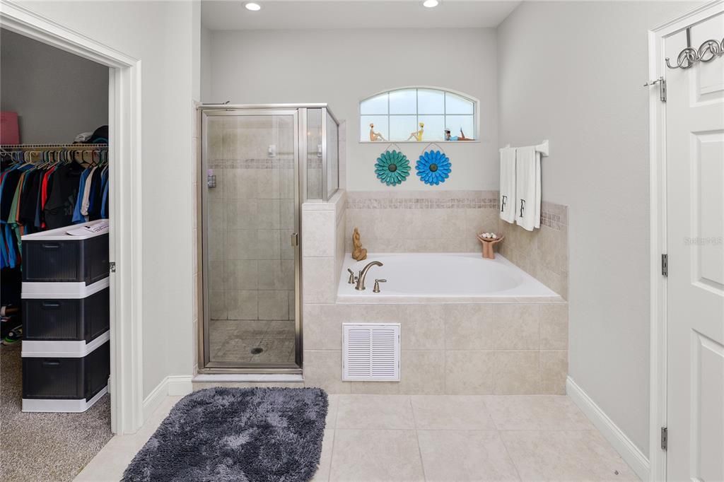 Active With Contract: $659,000 (5 beds, 3 baths, 2952 Square Feet)