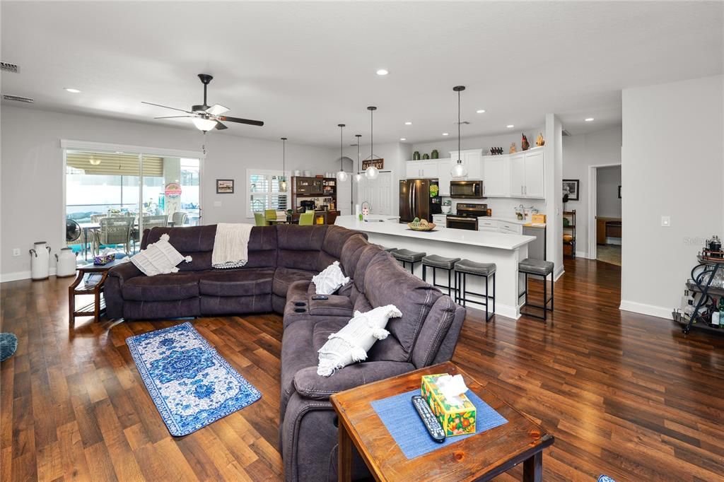 Active With Contract: $659,000 (5 beds, 3 baths, 2952 Square Feet)