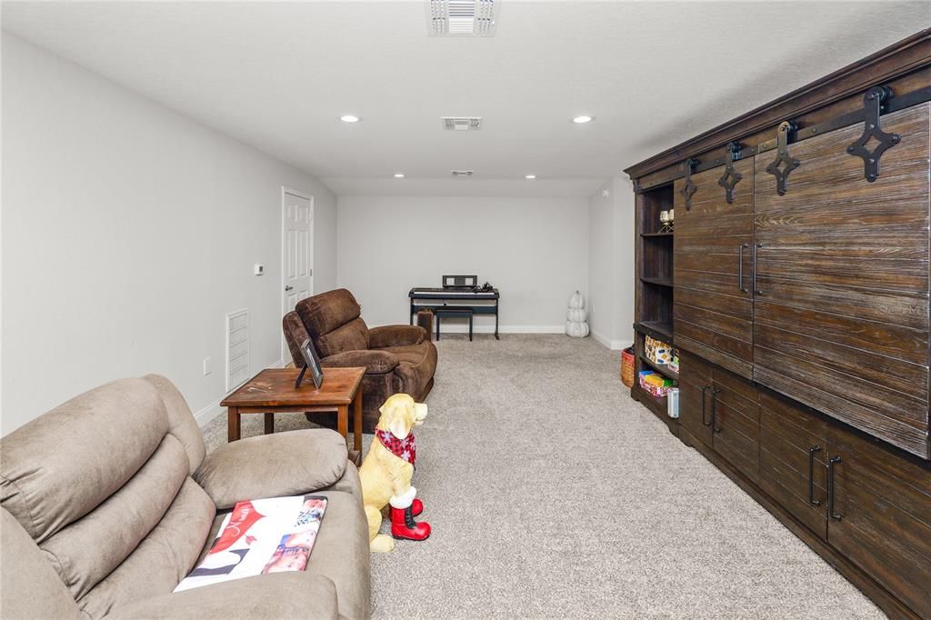 Active With Contract: $659,000 (5 beds, 3 baths, 2952 Square Feet)