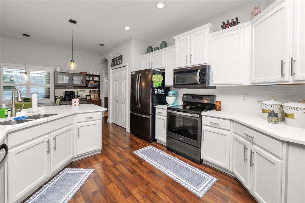 Active With Contract: $659,000 (5 beds, 3 baths, 2952 Square Feet)