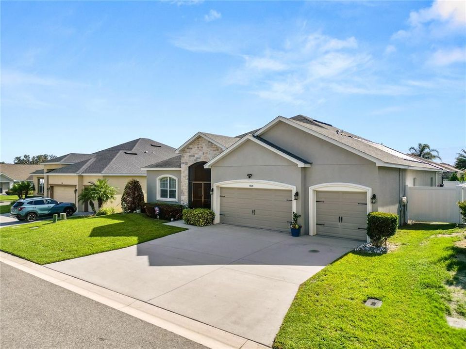 Active With Contract: $659,000 (5 beds, 3 baths, 2952 Square Feet)