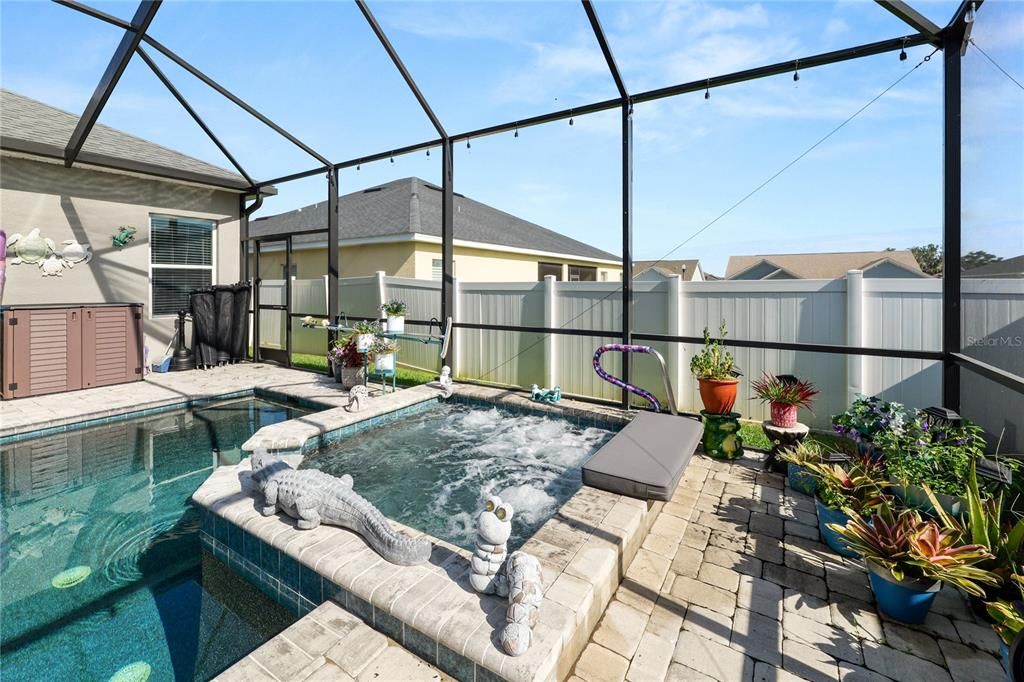 Active With Contract: $659,000 (5 beds, 3 baths, 2952 Square Feet)