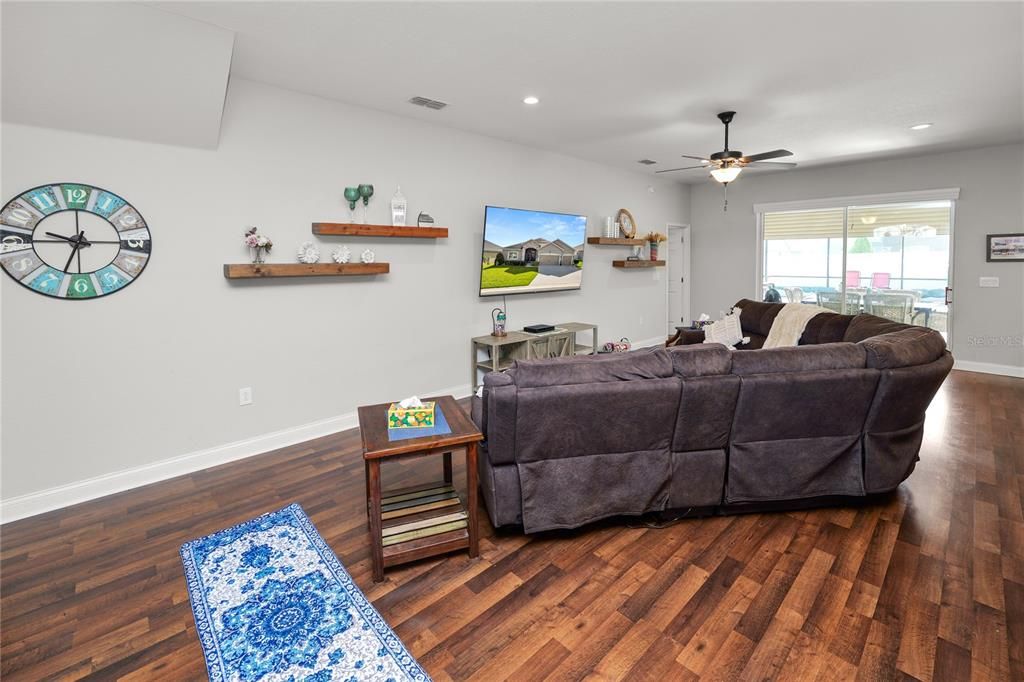 Active With Contract: $659,000 (5 beds, 3 baths, 2952 Square Feet)