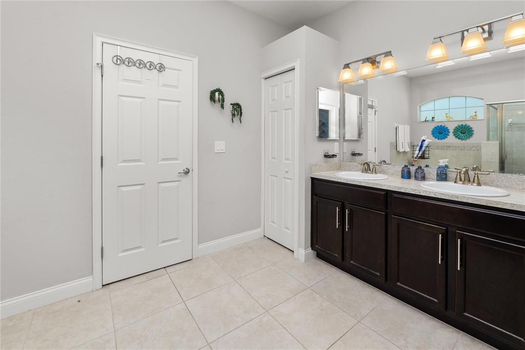 Active With Contract: $659,000 (5 beds, 3 baths, 2952 Square Feet)