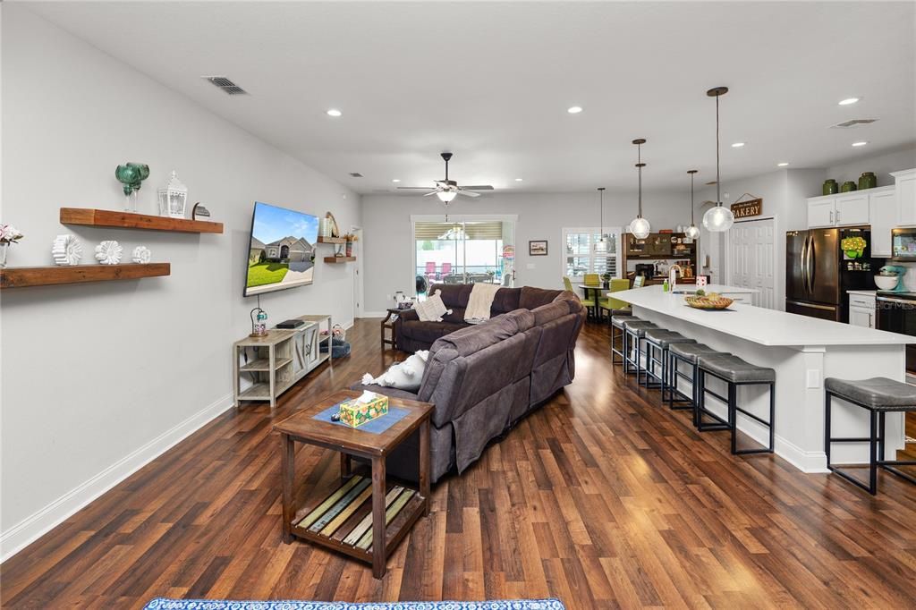 Active With Contract: $659,000 (5 beds, 3 baths, 2952 Square Feet)