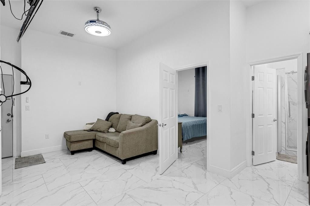 For Sale: $975,000 (4 beds, 3 baths, 2500 Square Feet)