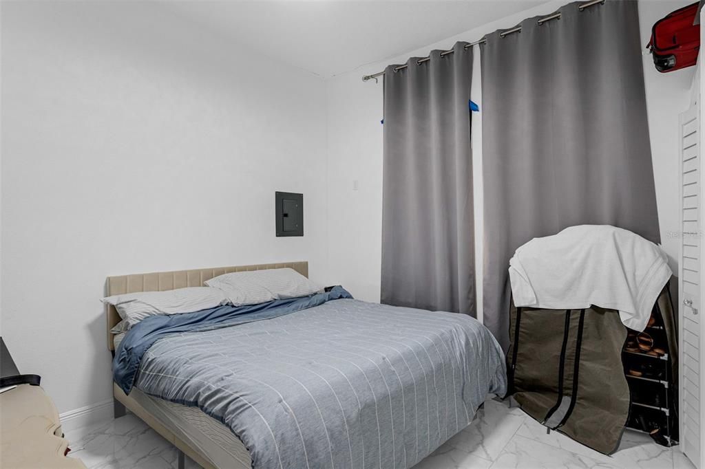 For Sale: $975,000 (4 beds, 3 baths, 2500 Square Feet)