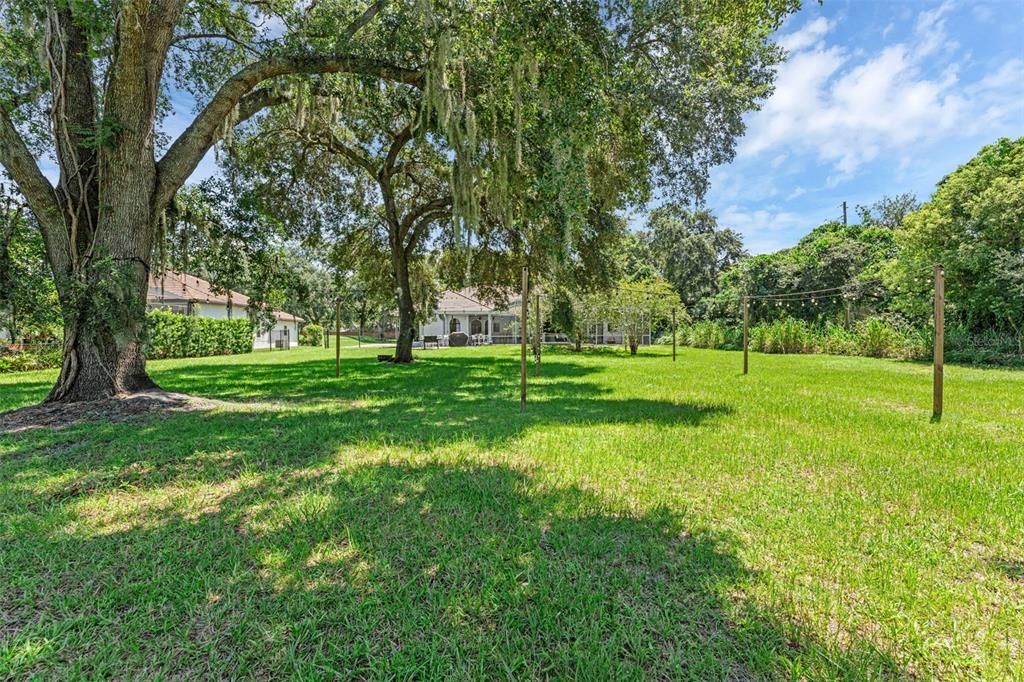 For Sale: $975,000 (4 beds, 3 baths, 2500 Square Feet)