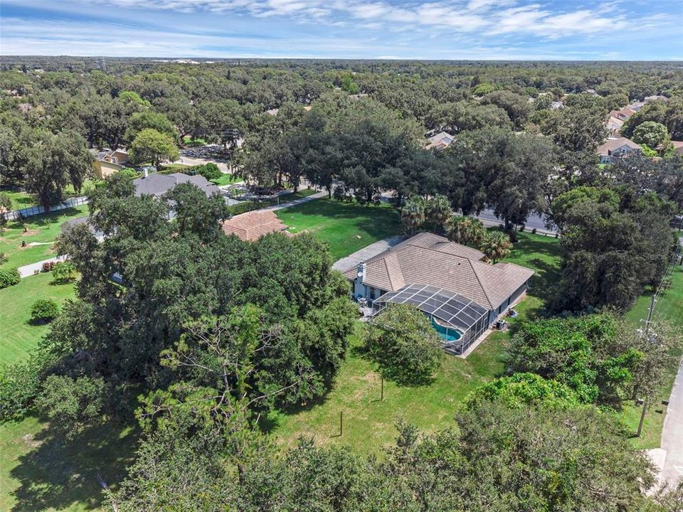 For Sale: $975,000 (4 beds, 3 baths, 2500 Square Feet)