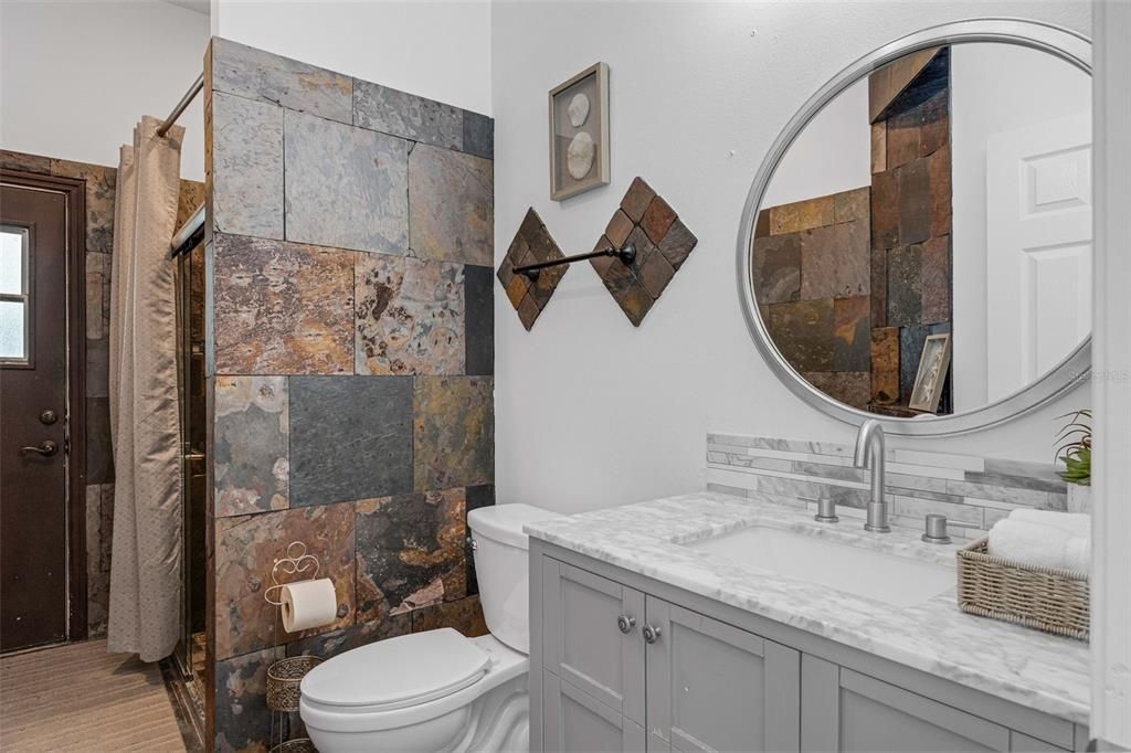 For Sale: $975,000 (4 beds, 3 baths, 2500 Square Feet)