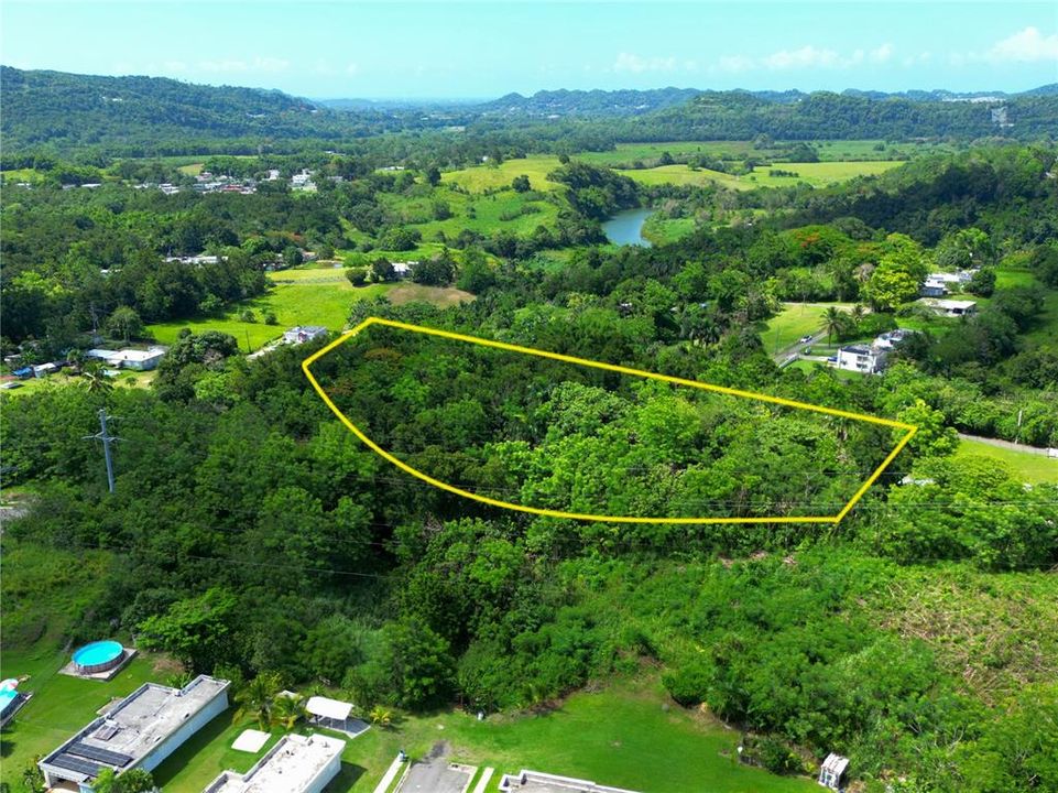 En Venta: $127,500 (3.57 acres)