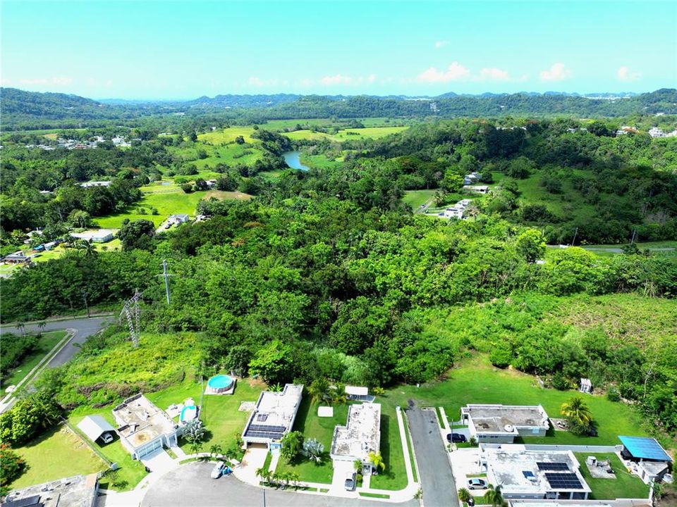 En Venta: $127,500 (3.57 acres)