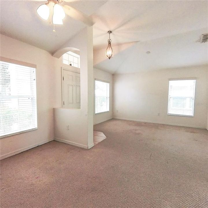 For Sale: $279,500 (4 beds, 2 baths, 1686 Square Feet)
