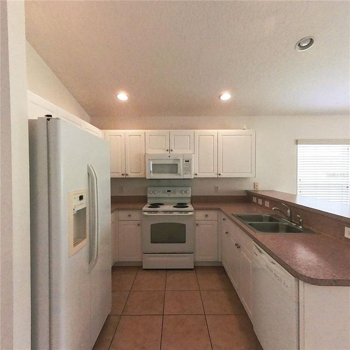 For Sale: $279,500 (4 beds, 2 baths, 1686 Square Feet)
