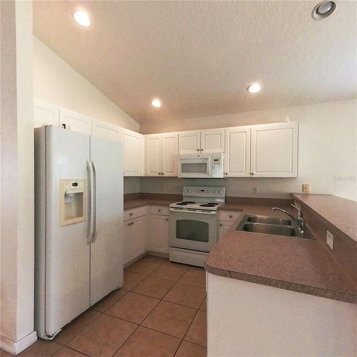 For Sale: $279,500 (4 beds, 2 baths, 1686 Square Feet)