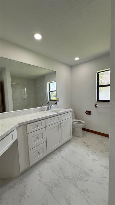 Под контрактом: $1,895 (3 спален, 2 ванн, 1835 Квадратных фут)